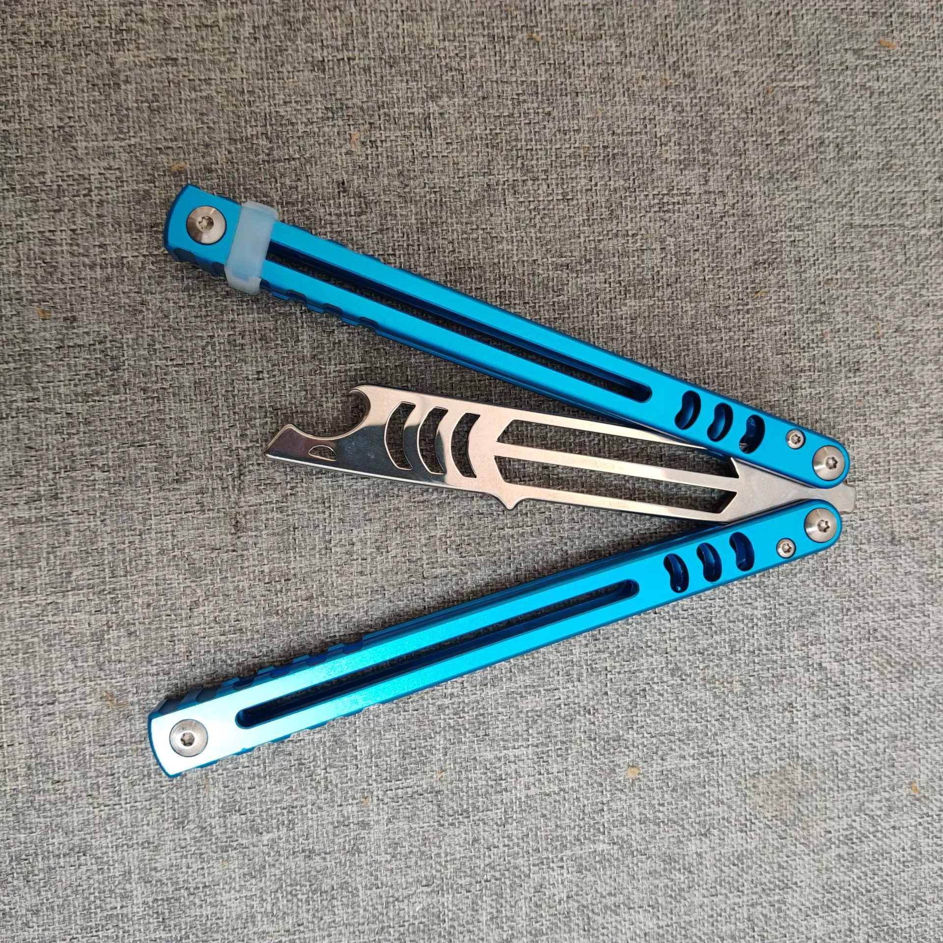 Blue DJ-37 aluminum-handle butterfly knife trainer