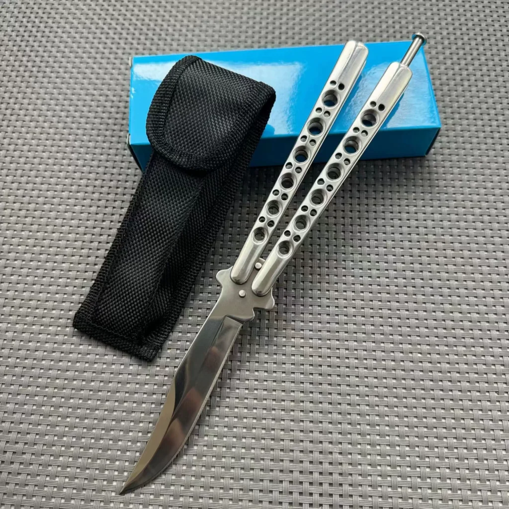 Six-Hole Comb with a mirror-finish butterfly handle